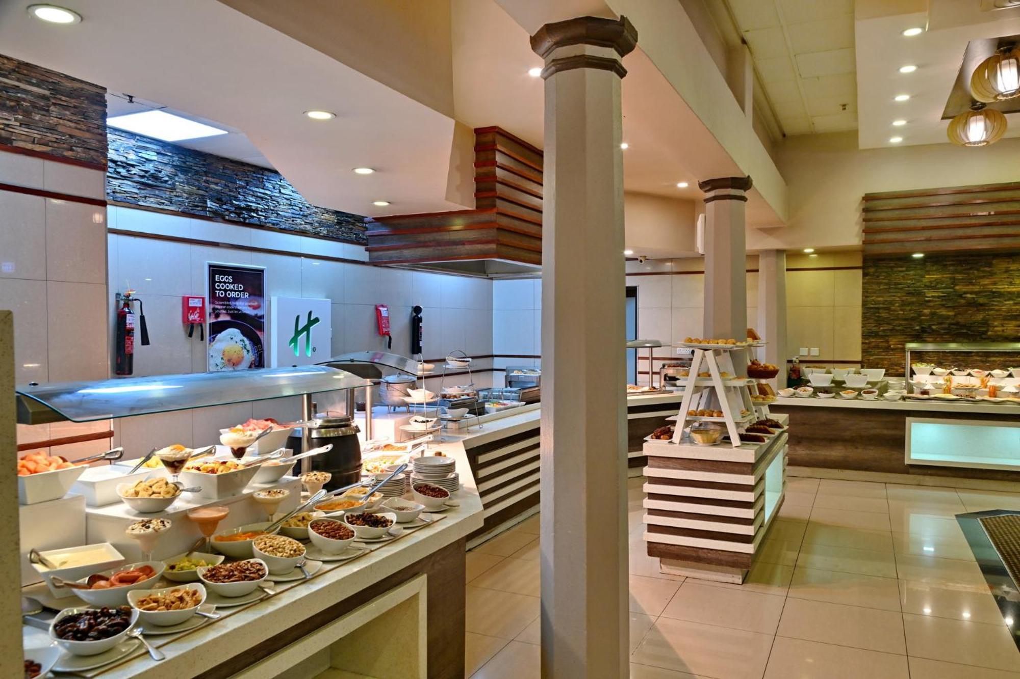 Holiday Inn - Harare By Ihg Bagian luar foto