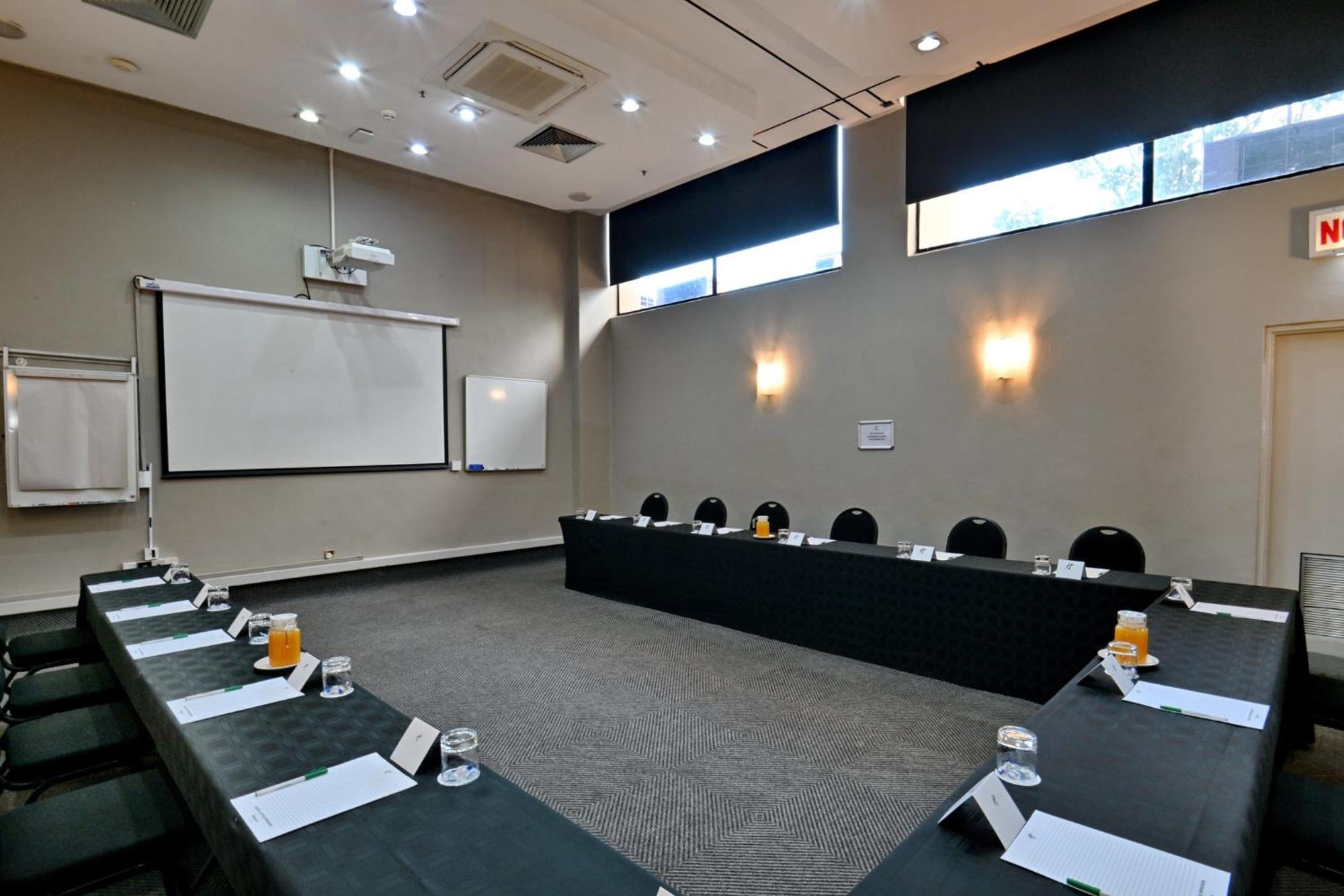 Holiday Inn - Harare By Ihg Bagian luar foto