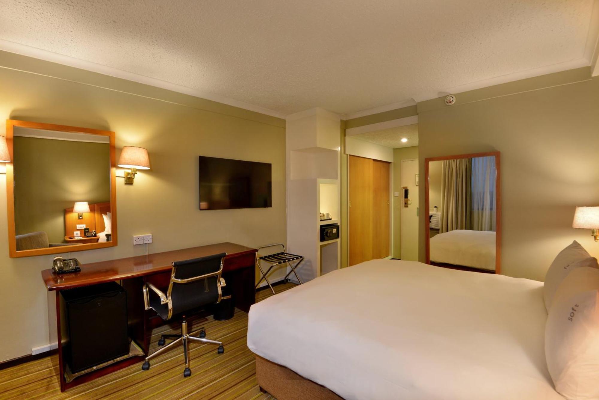 Holiday Inn - Harare By Ihg Bagian luar foto