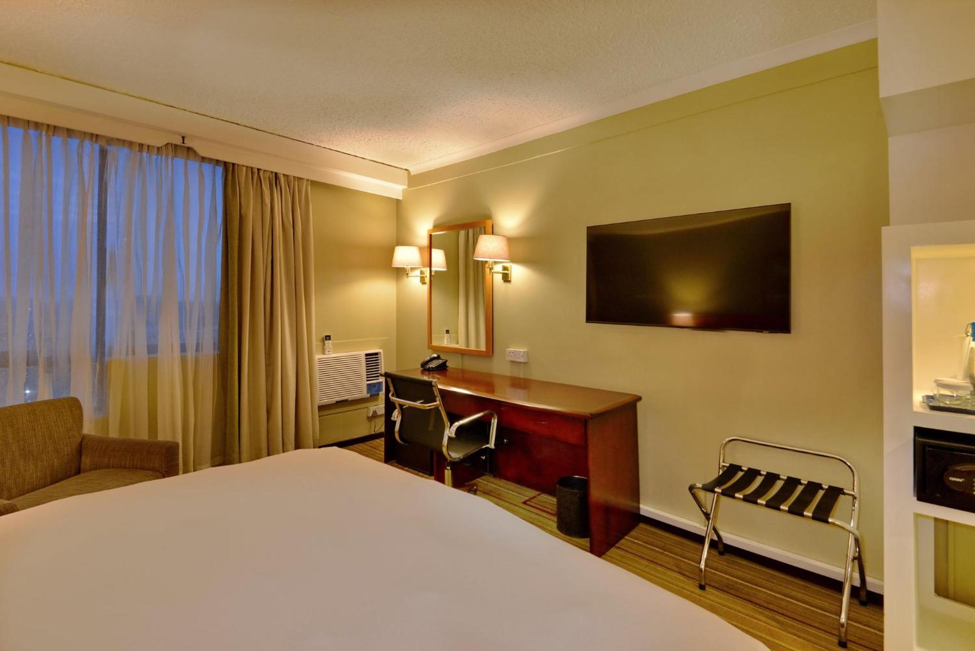 Holiday Inn - Harare By Ihg Bagian luar foto