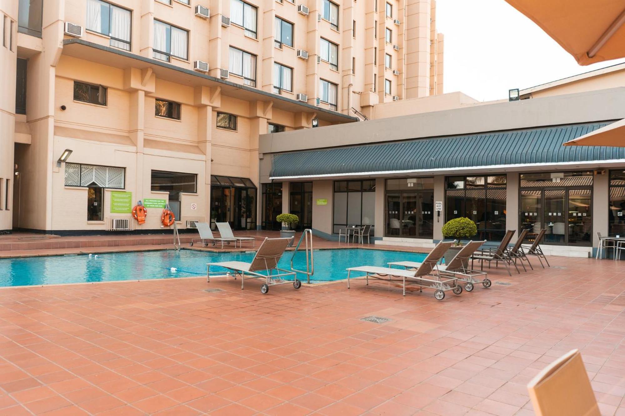 Holiday Inn - Harare By Ihg Bagian luar foto