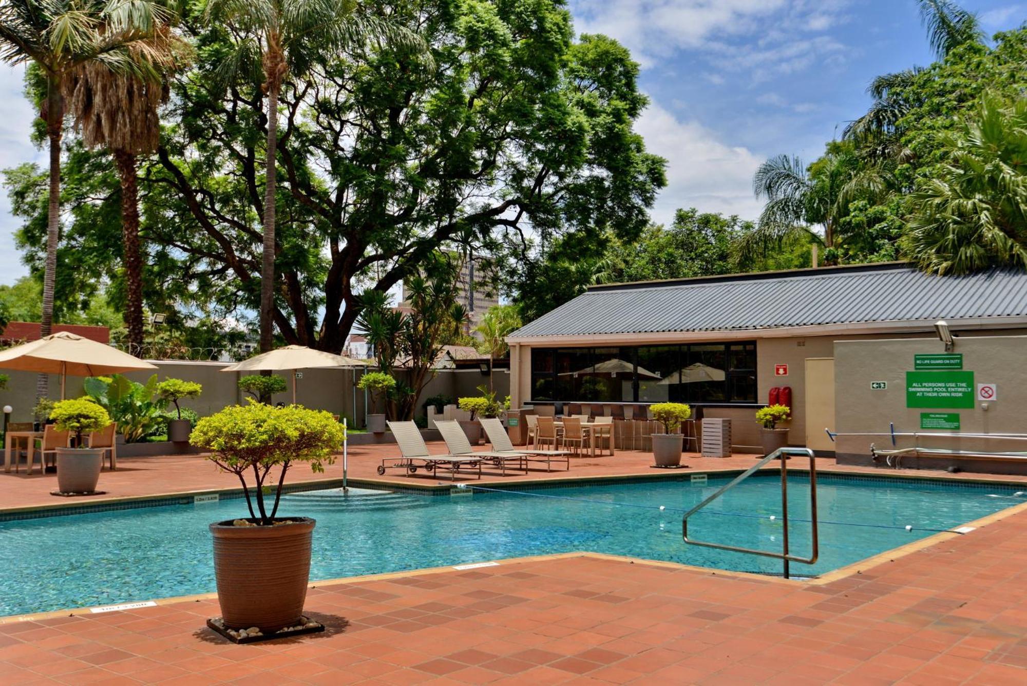 Holiday Inn - Harare By Ihg Bagian luar foto