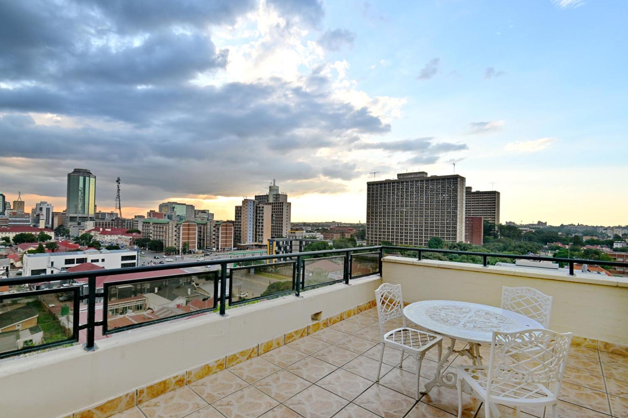 Holiday Inn - Harare By Ihg Bagian luar foto