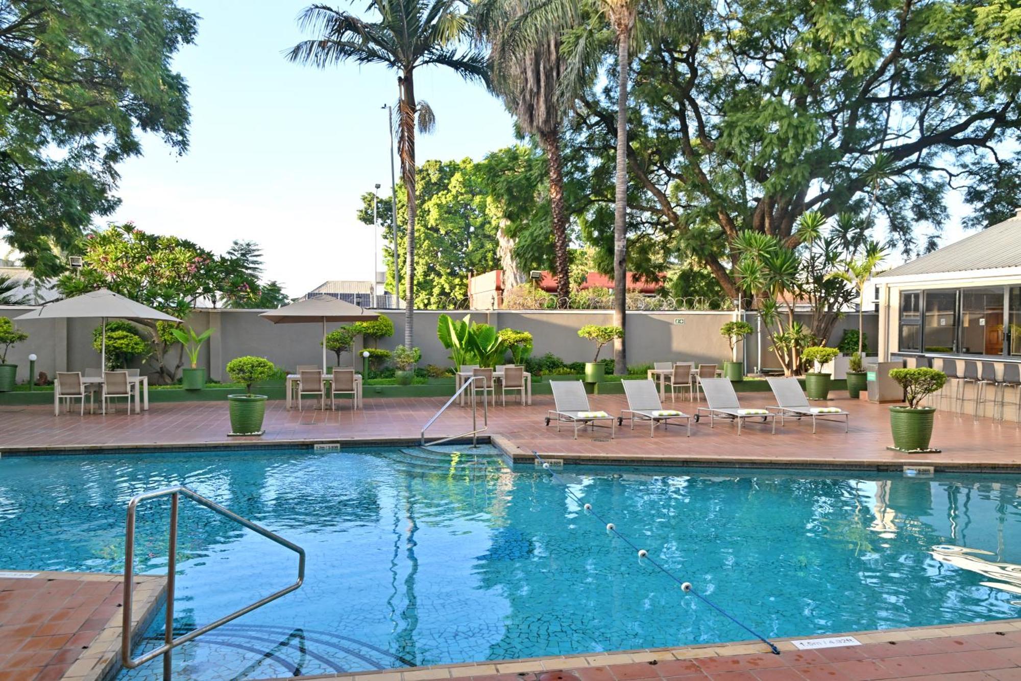Holiday Inn - Harare By Ihg Bagian luar foto