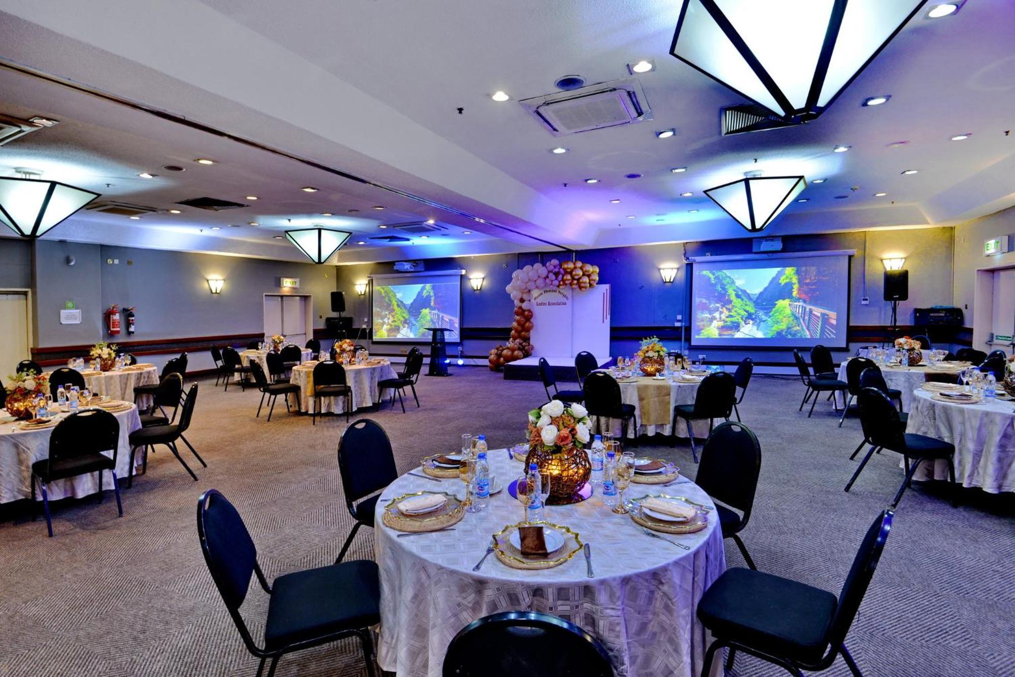 Holiday Inn - Harare By Ihg Bagian luar foto