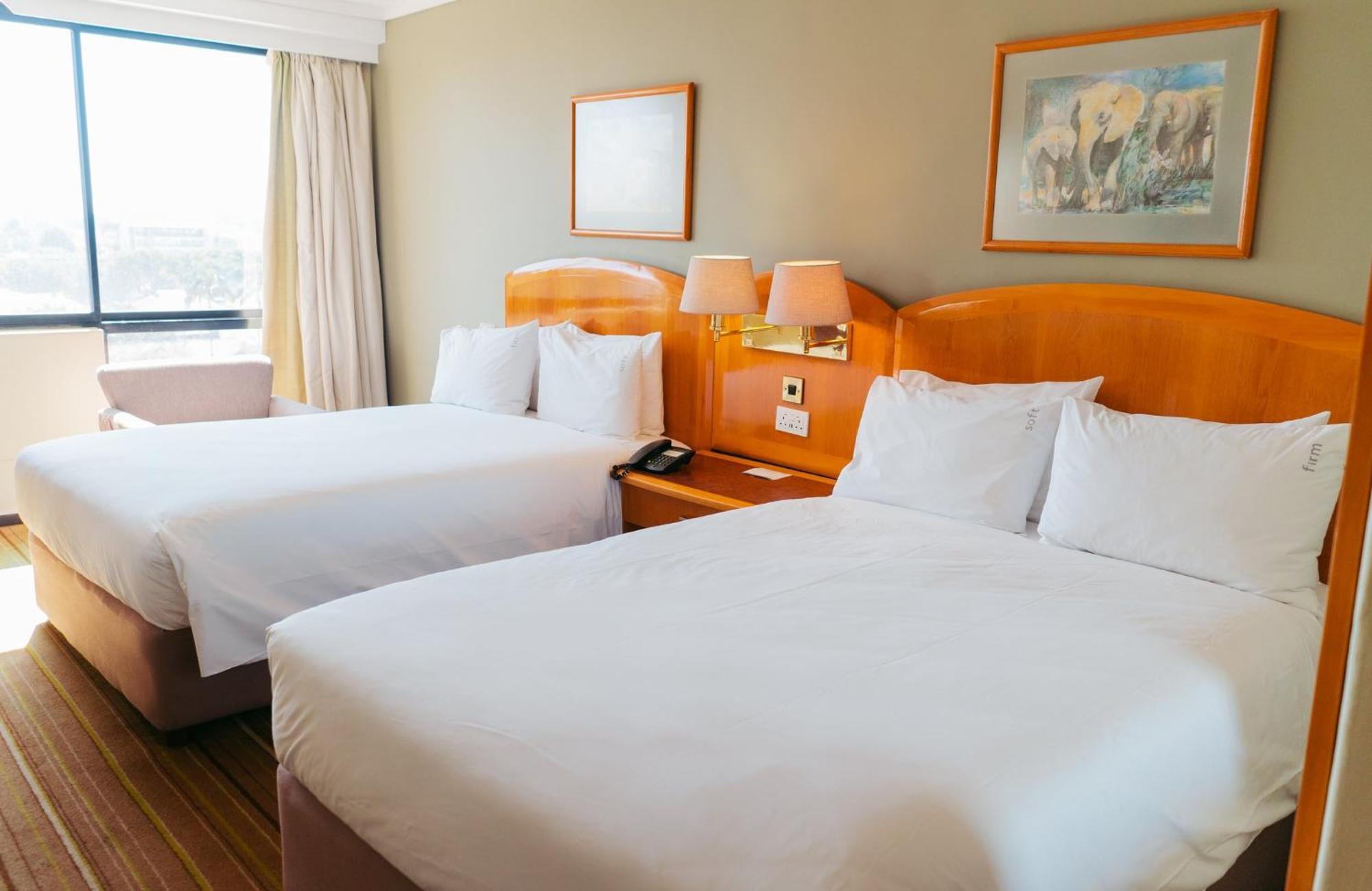Holiday Inn - Harare By Ihg Bagian luar foto