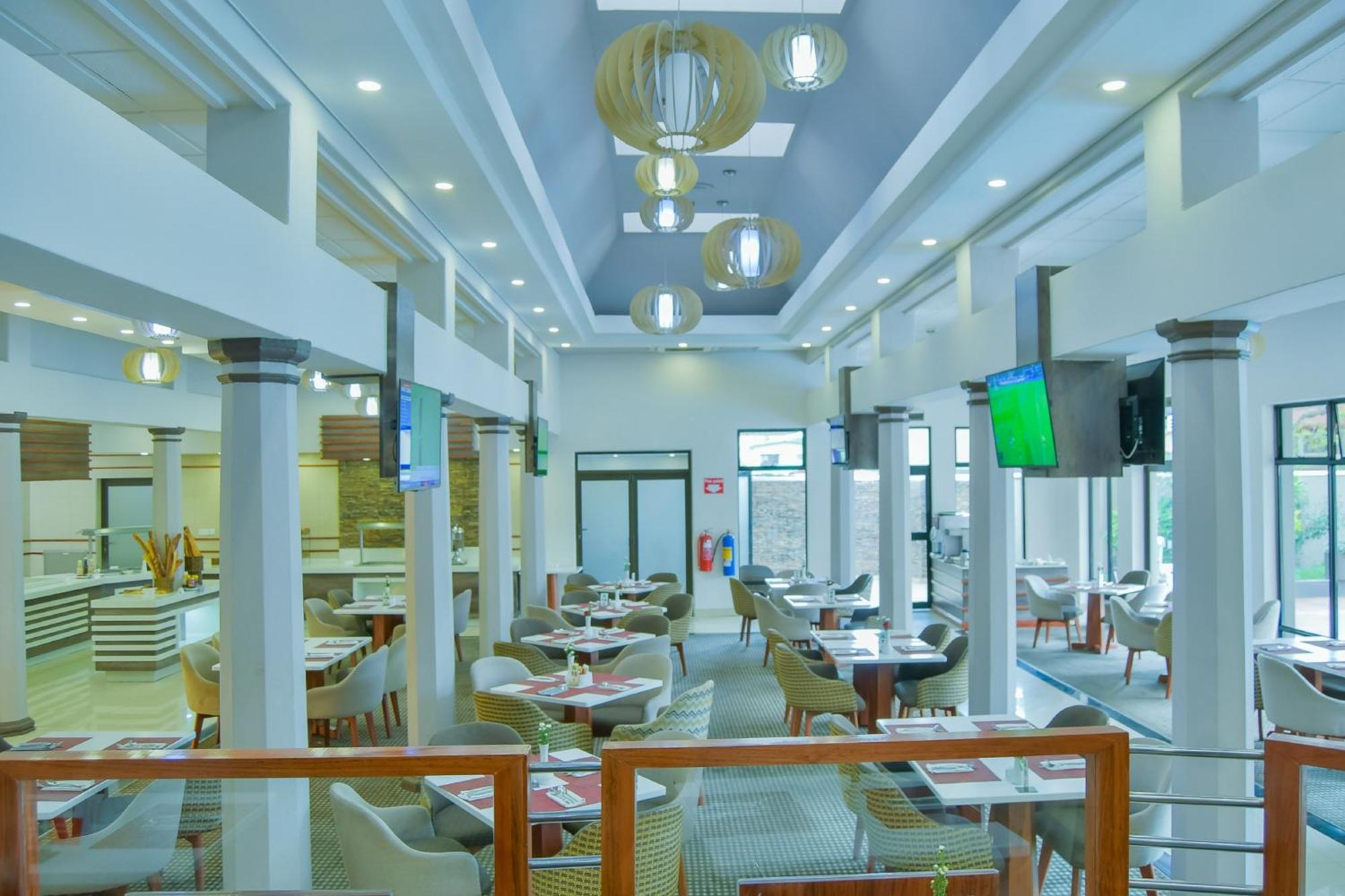 Holiday Inn - Harare By Ihg Bagian luar foto